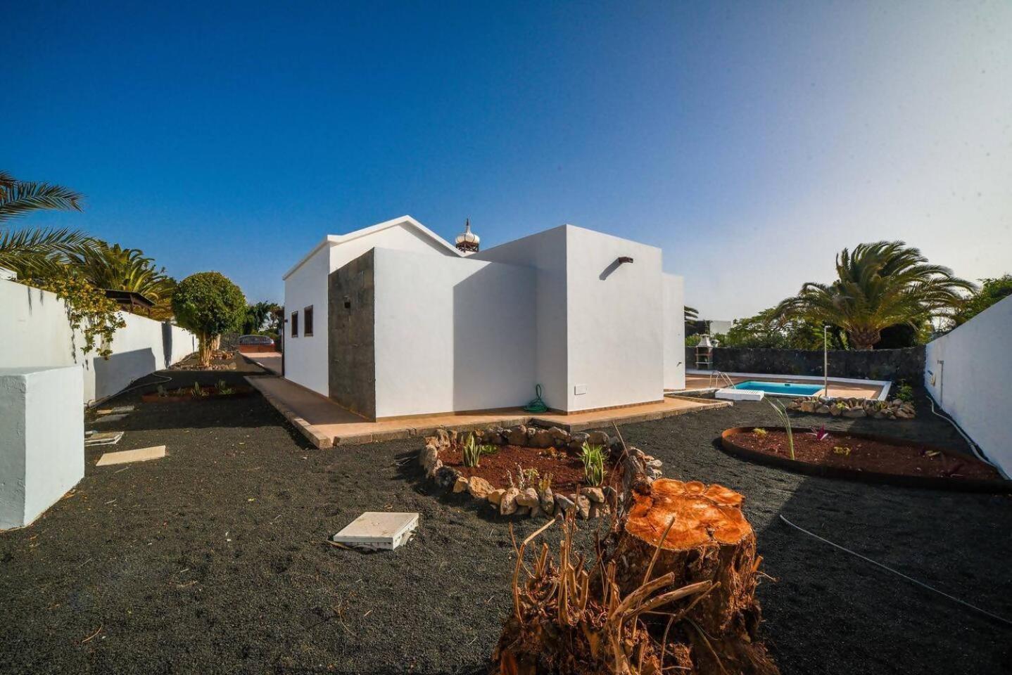 Agradable Y Familiar Con Piscina Casa Inima Villa Playa Blanca  Ngoại thất bức ảnh