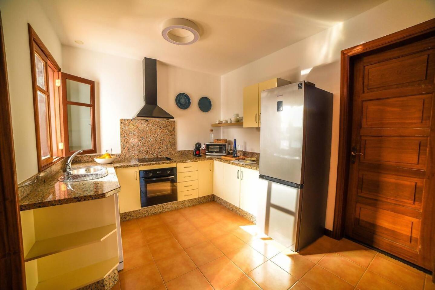 Agradable Y Familiar Con Piscina Casa Inima Villa Playa Blanca  Ngoại thất bức ảnh