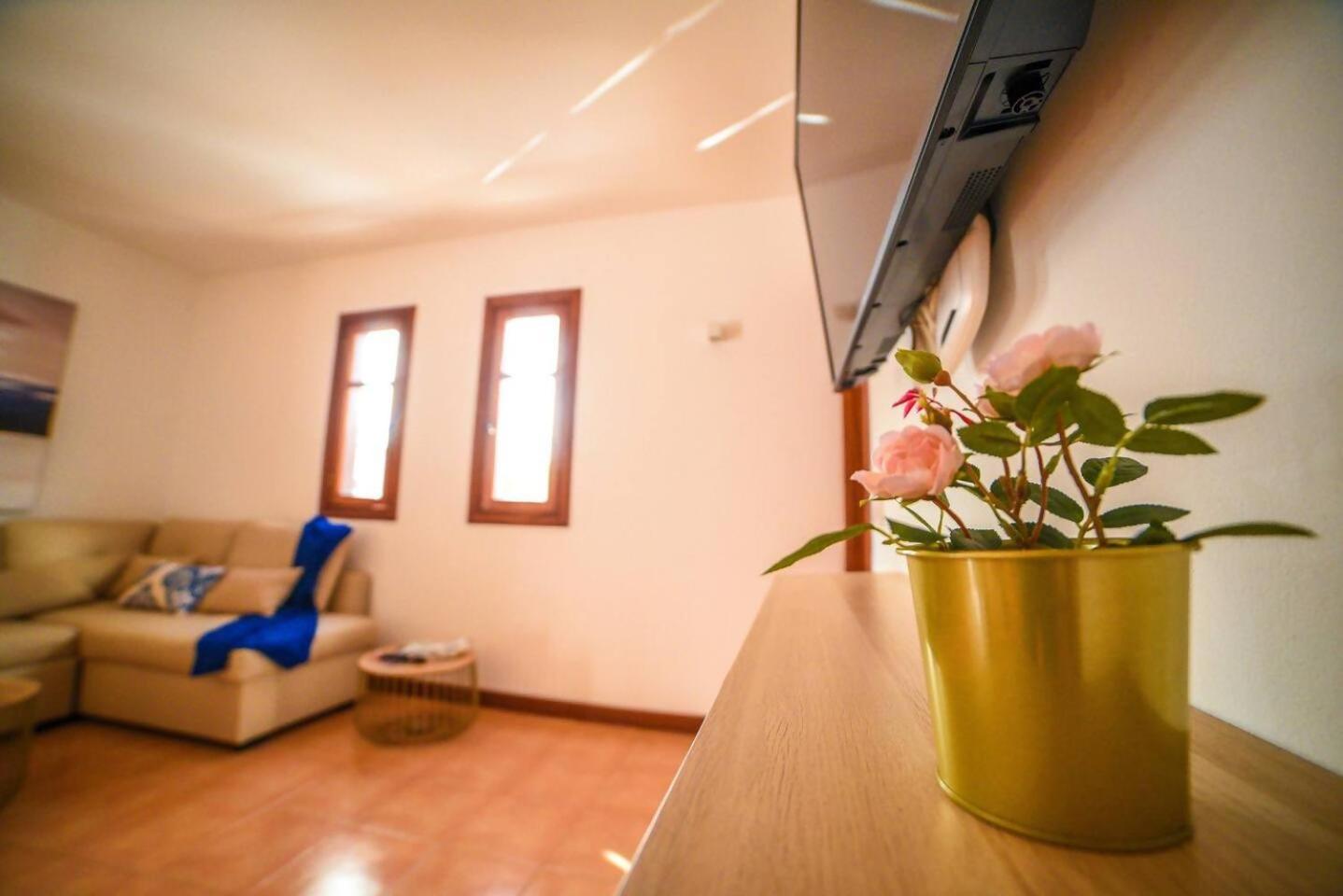 Agradable Y Familiar Con Piscina Casa Inima Villa Playa Blanca  Ngoại thất bức ảnh