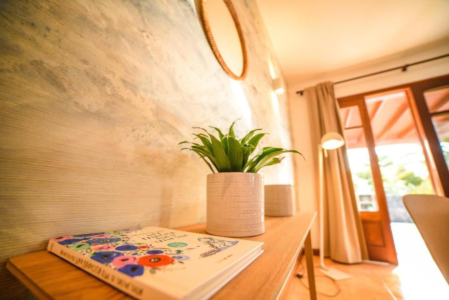 Agradable Y Familiar Con Piscina Casa Inima Villa Playa Blanca  Ngoại thất bức ảnh